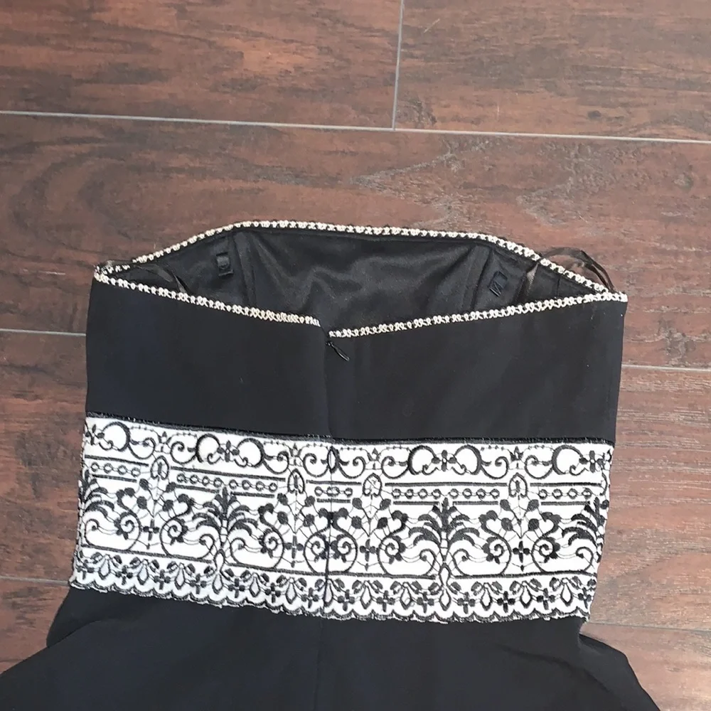 WHBM White House Black Market Strapless Dress w/ Embroidered Waist Detail, sz 0.